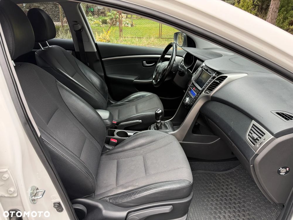 Hyundai i30 1.6 GDI Premium - 12
