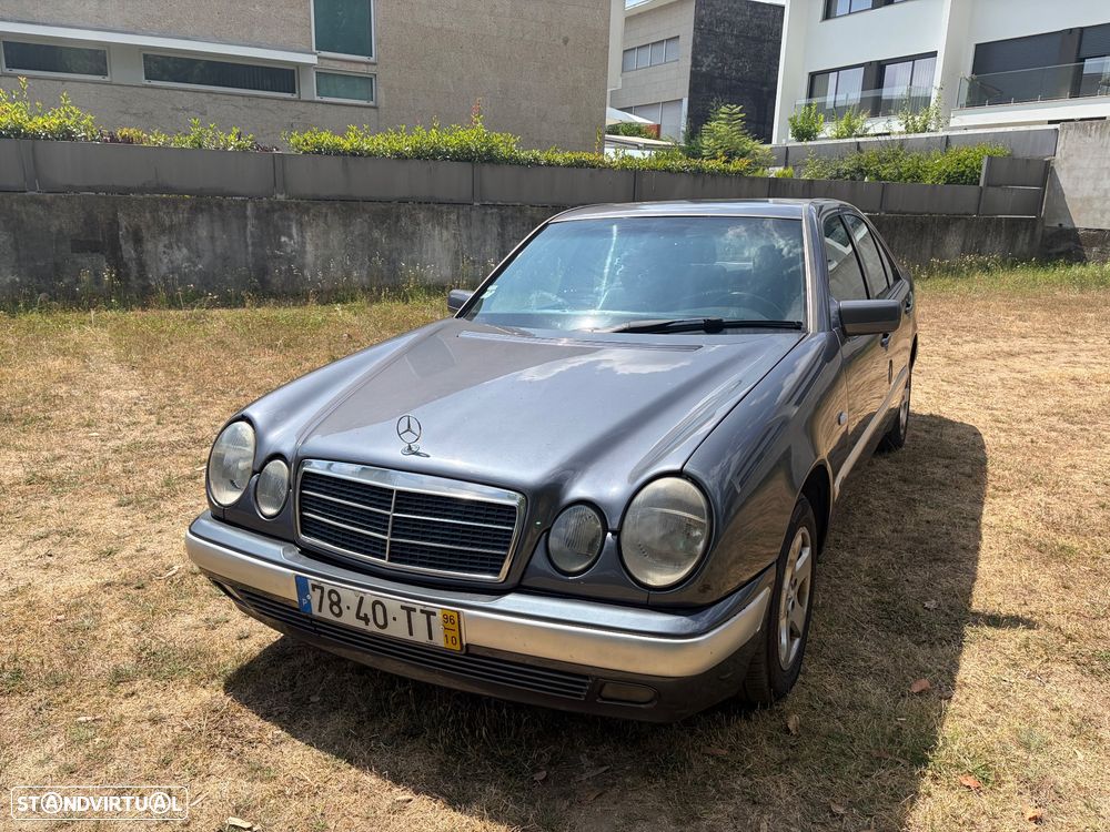 Mercedes-Benz E 220 D Elegance - 1
