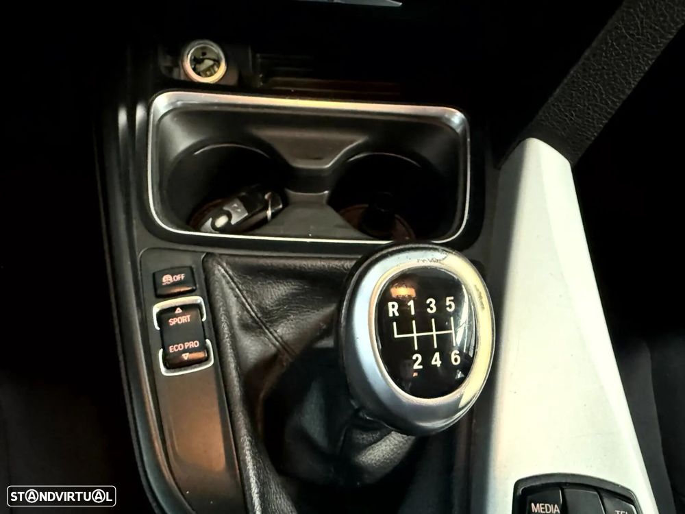 BMW 318 d Navigation - 30