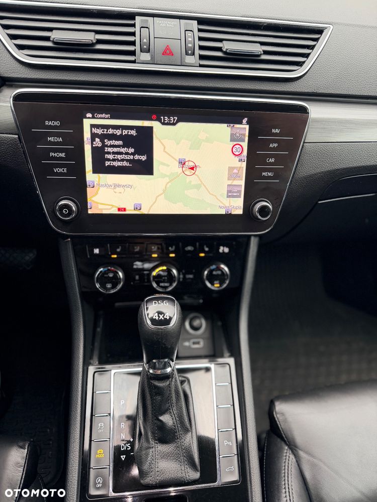 Skoda Superb 2.0 TDI 4x4 DSG Premium Edition - 15