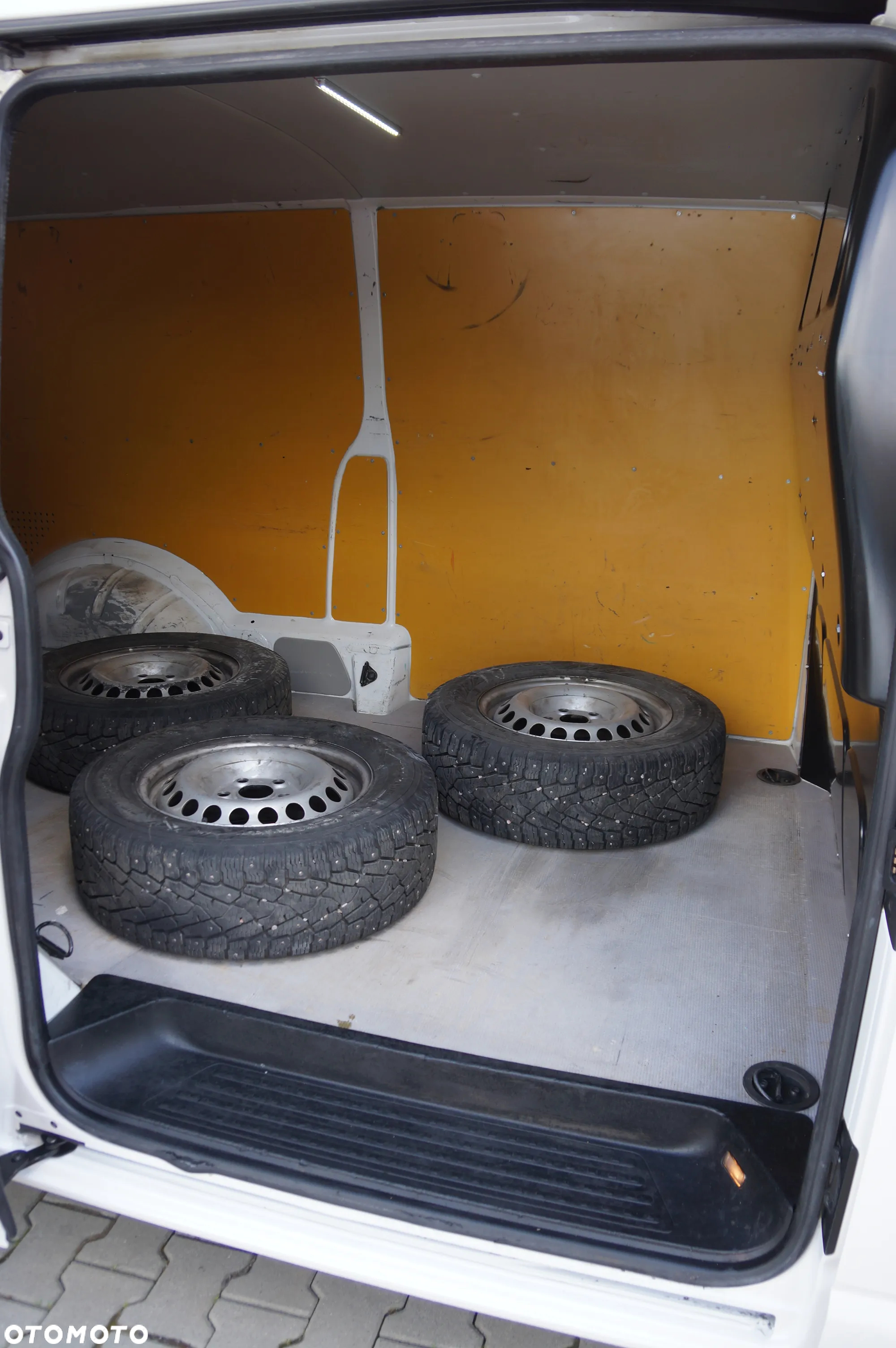 Volkswagen Transporter - 26