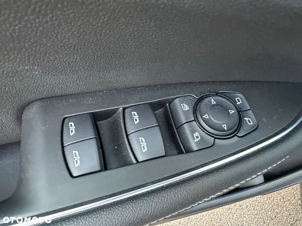 Opel Insignia Grand Sport 2.0 Diesel Exclusive - 34