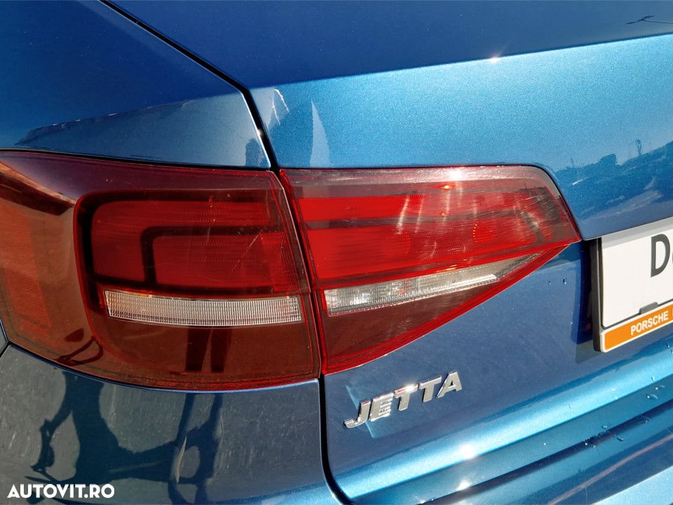 Volkswagen Jetta - 10