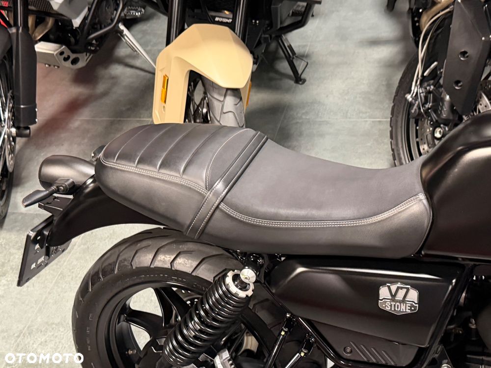 Moto Guzzi V7 - 14