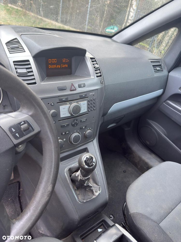Opel Zafira - 9