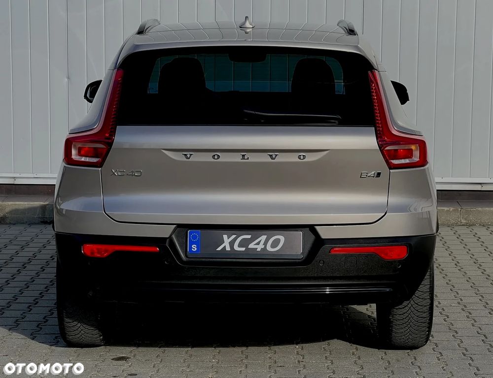 Volvo XC 40 B4 AWD Plus Dark - 14