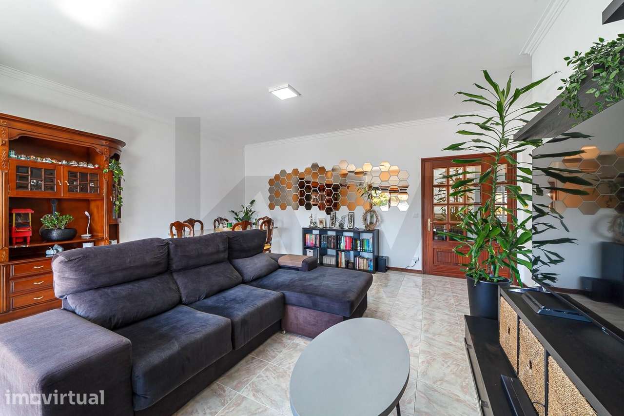 APARTAMENTO T3 C/GARAGEM | SÃO PAIO DE OLEIROS - Grande imagem: 3/49