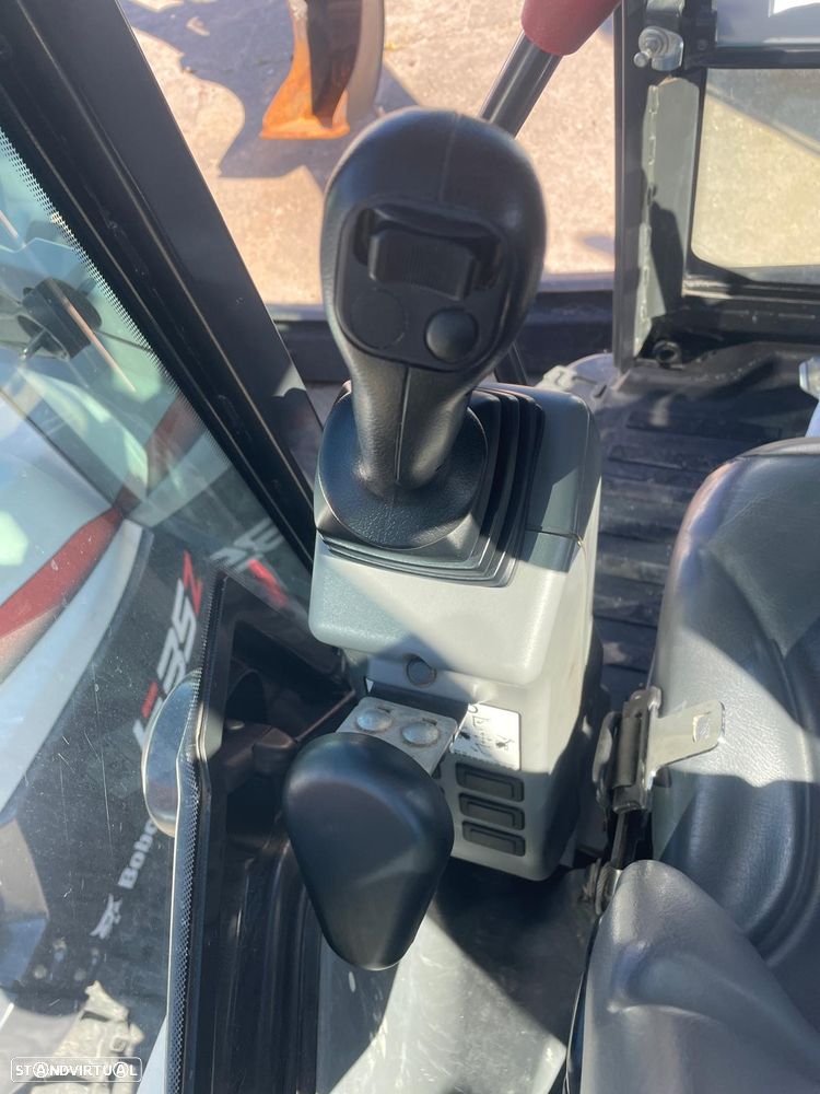 Bobcat E 50Z - Giratória - 11