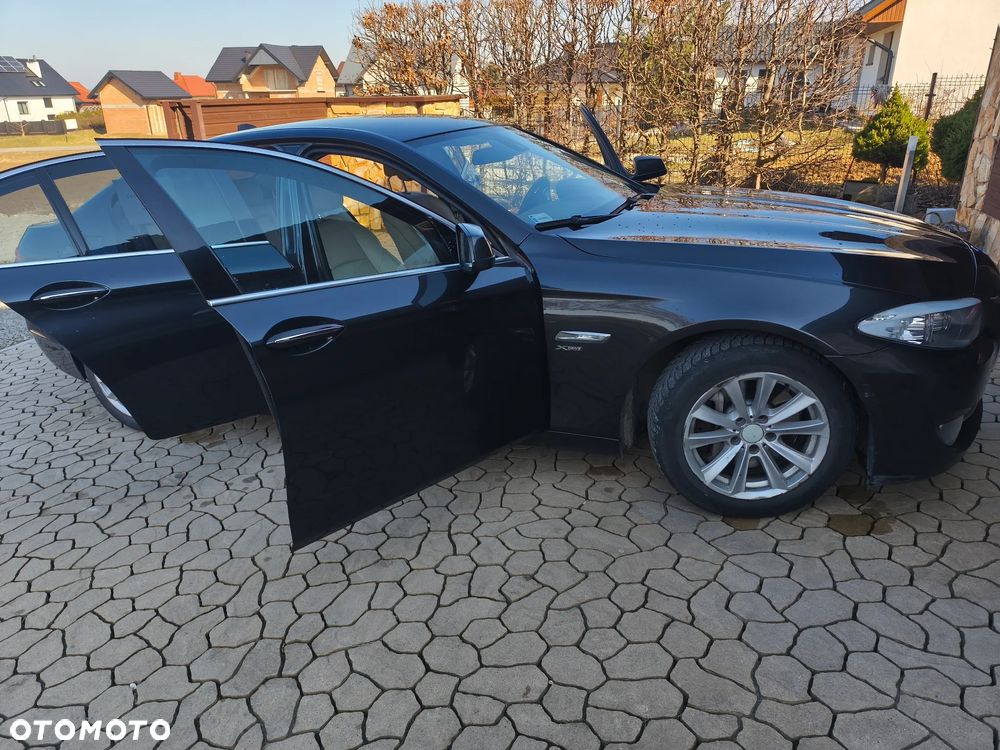 BMW Seria 5 525d xDrive Sport-Aut Luxury Line - 8