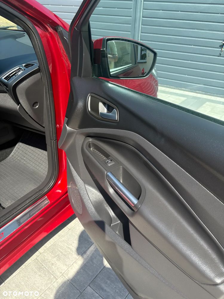 Ford Kuga - 16