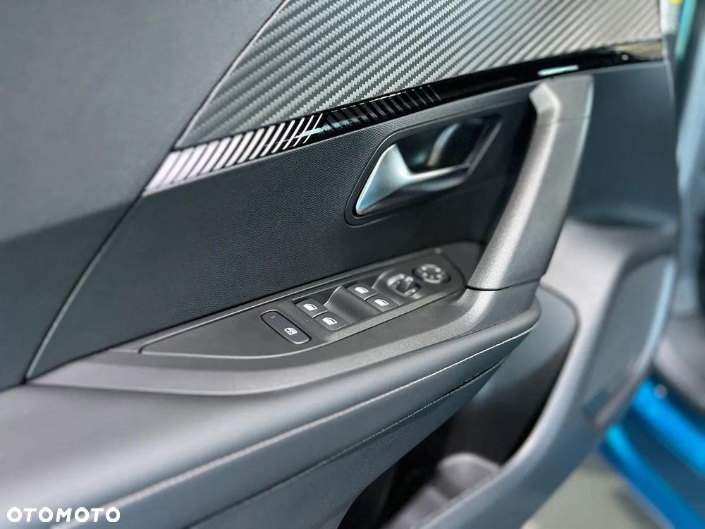 Peugeot 2008 PureTech mHEV Allure e-DCS6 - 8