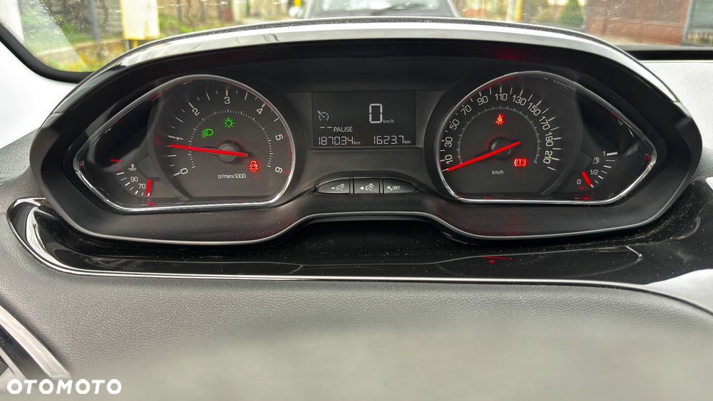 Peugeot 208 1.4 HDi Active - 14