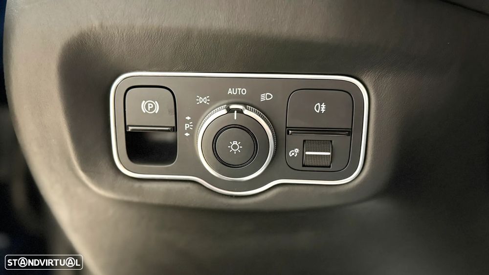 Aston Martin DB11 Volante V8 - 20