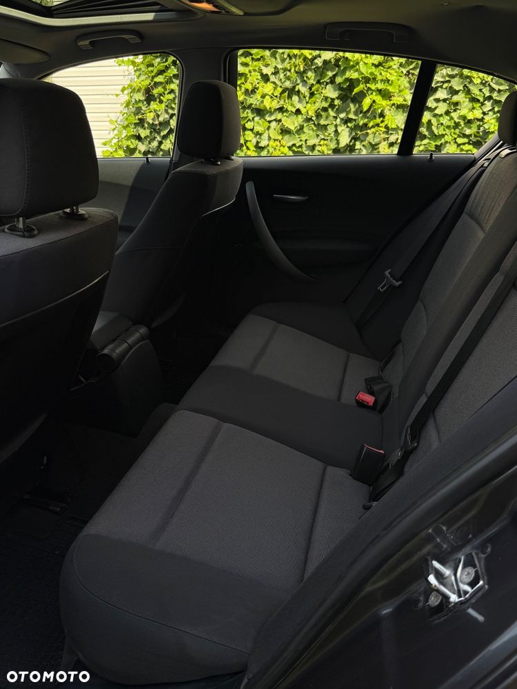 BMW Seria 1 - 29