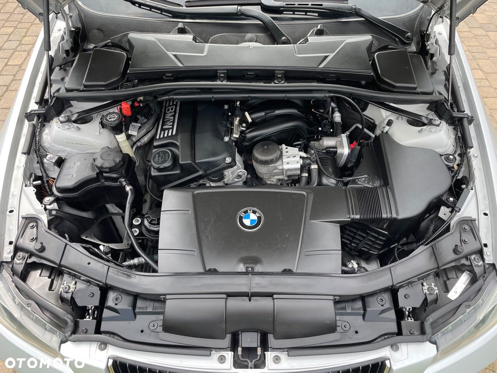 BMW Seria 3 - 35