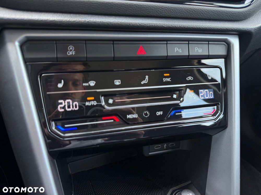 Volkswagen T-Roc - 24