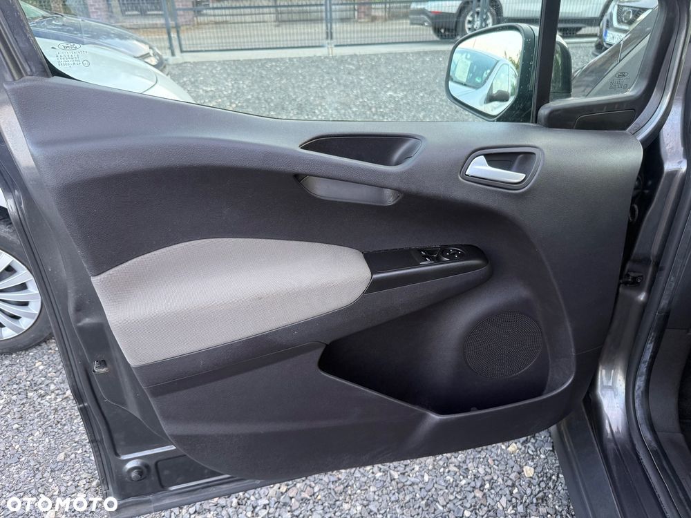 Ford Tourneo Courier 1.0 EcoBoost Titanium - 17