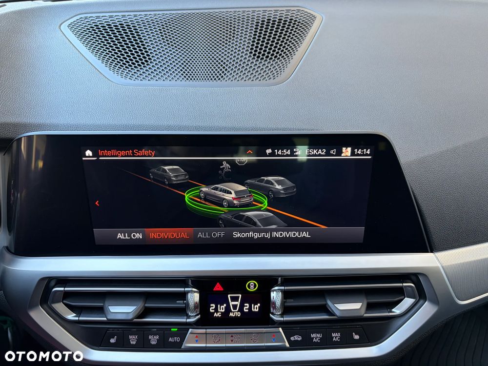 BMW Seria 3 330i - 33