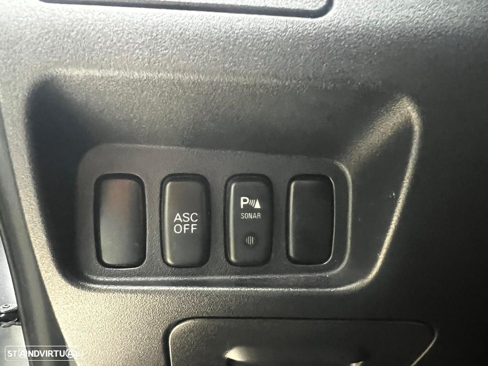 Mitsubishi Outlander 2.0 DI-D Intense 4WD - 35