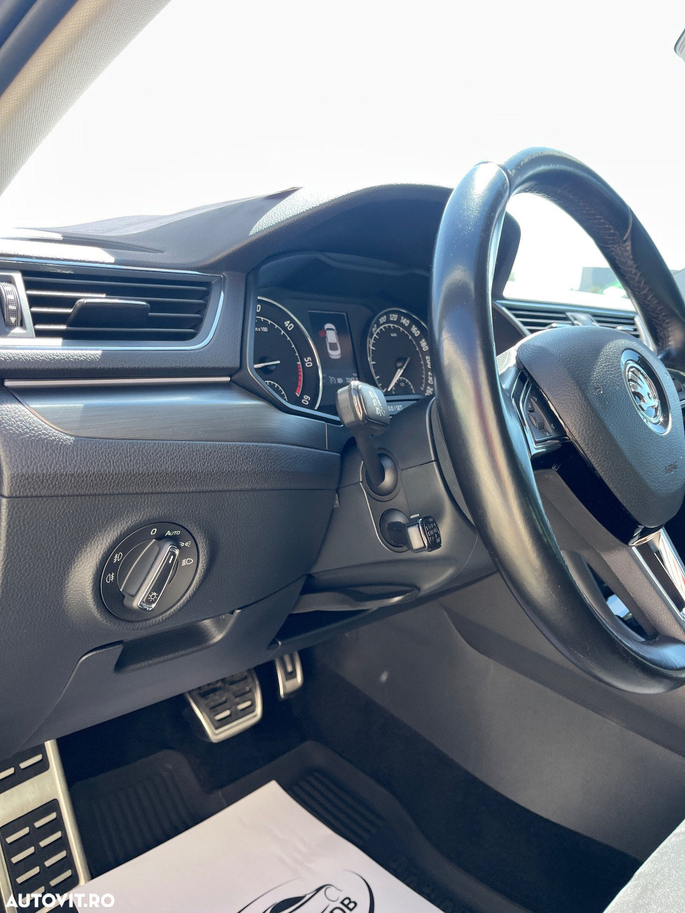 Skoda Superb 2.0 TDI DSG Style - 28