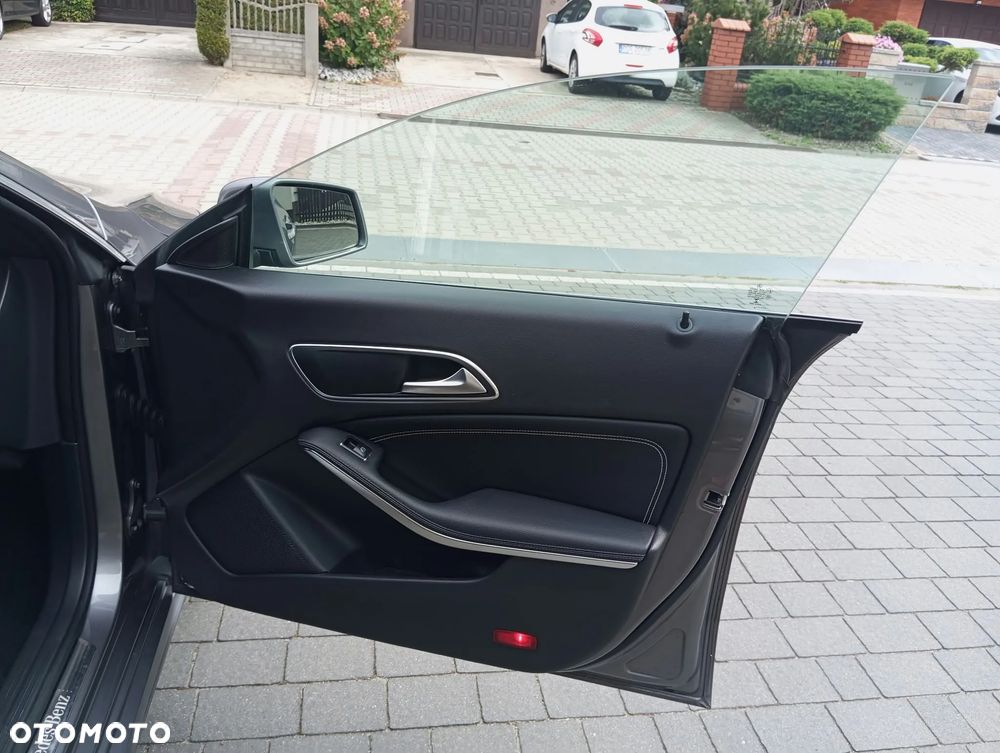 Mercedes-Benz Cla 2018 photo 2