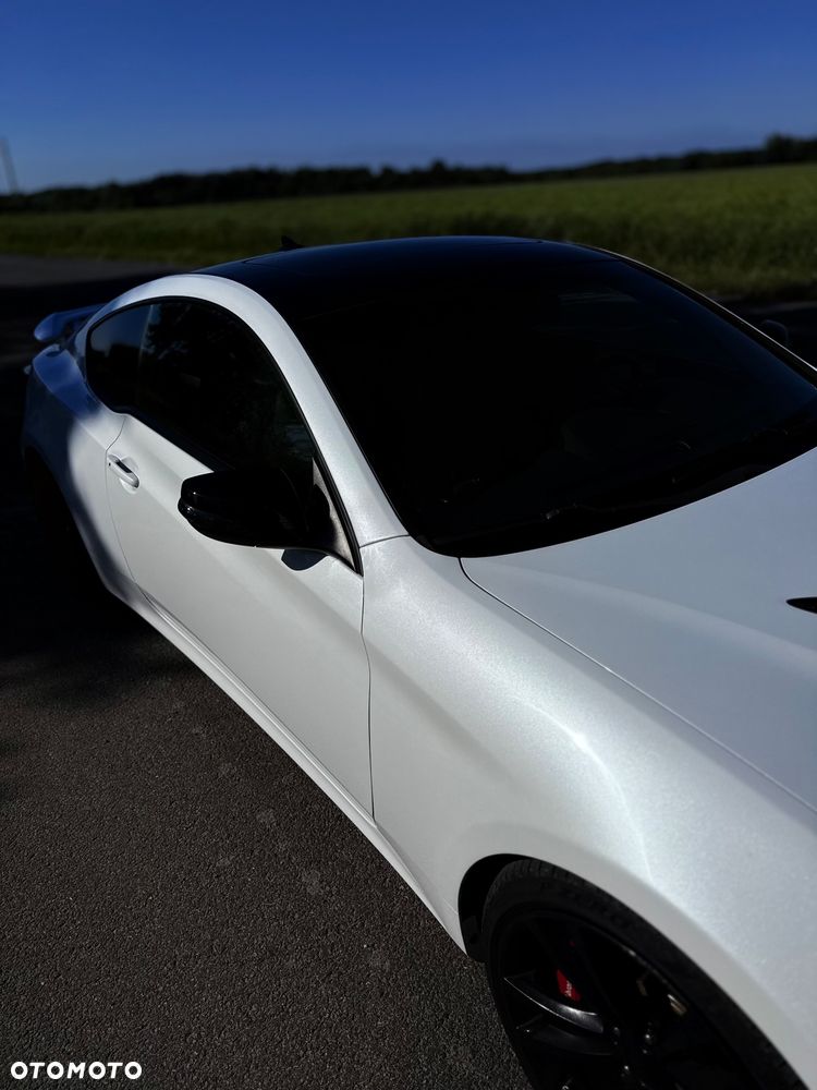 Hyundai Genesis Coupe 3.8 V6 Executive - 19