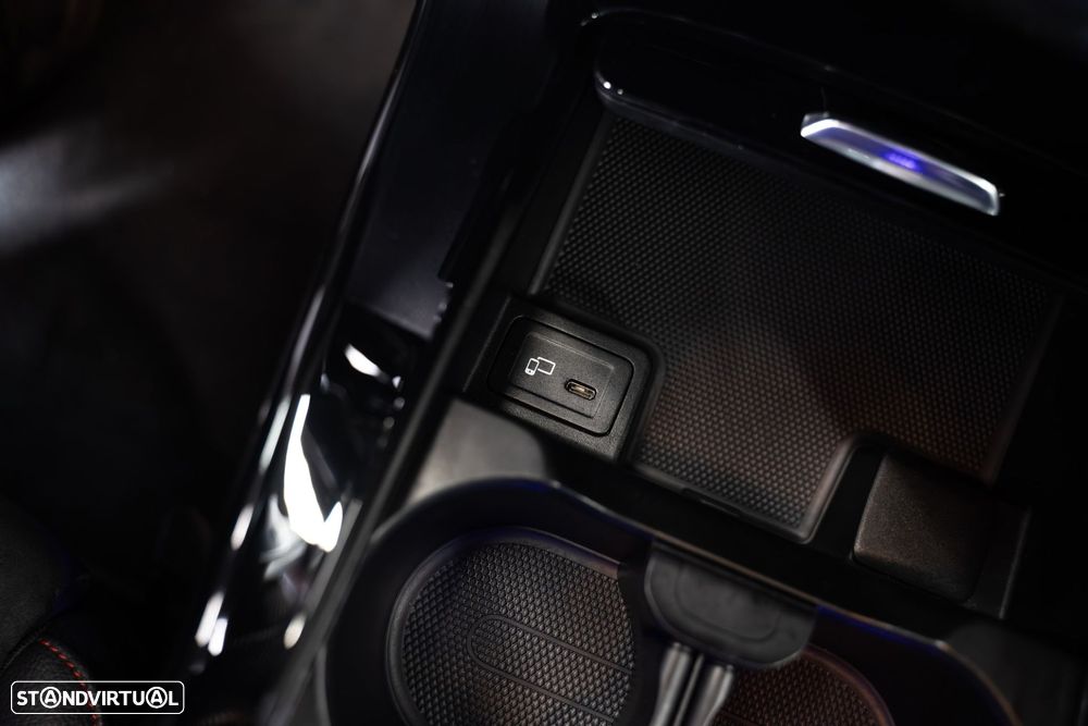 Mercedes-Benz CLA 250 e 8G-DCT AMG Line - 39