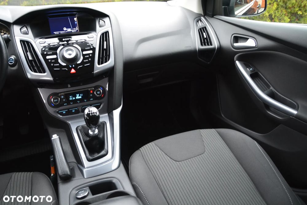 Ford Focus 1.6 EcoBoost Titanium - 38