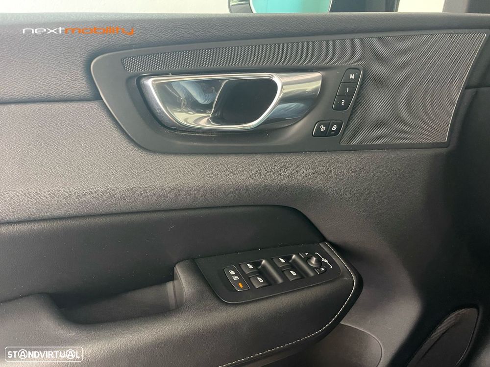 Volvo XC 60 2.0 T6 PHEV R-Design AWD - 19