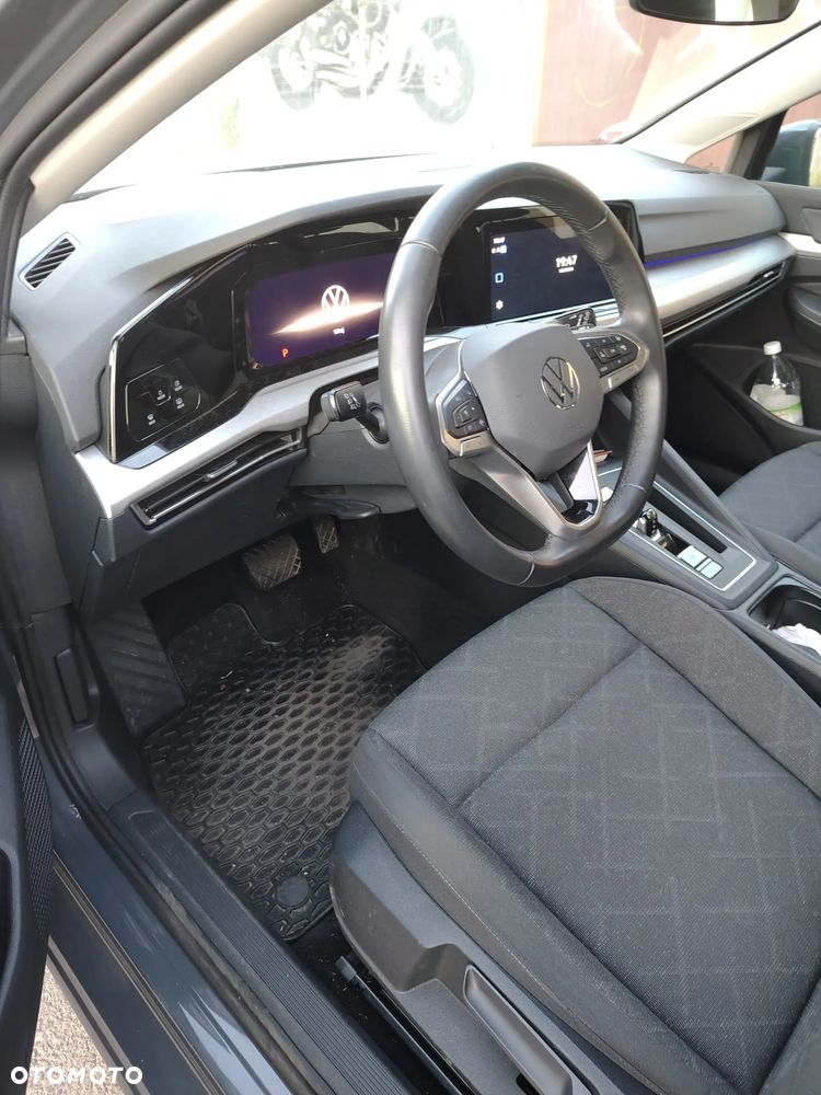 Volkswagen Golf - 6