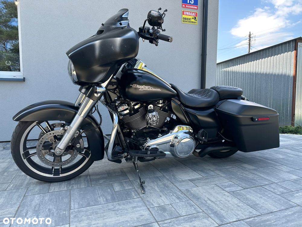 Harley-Davidson Touring Street Glide - 2