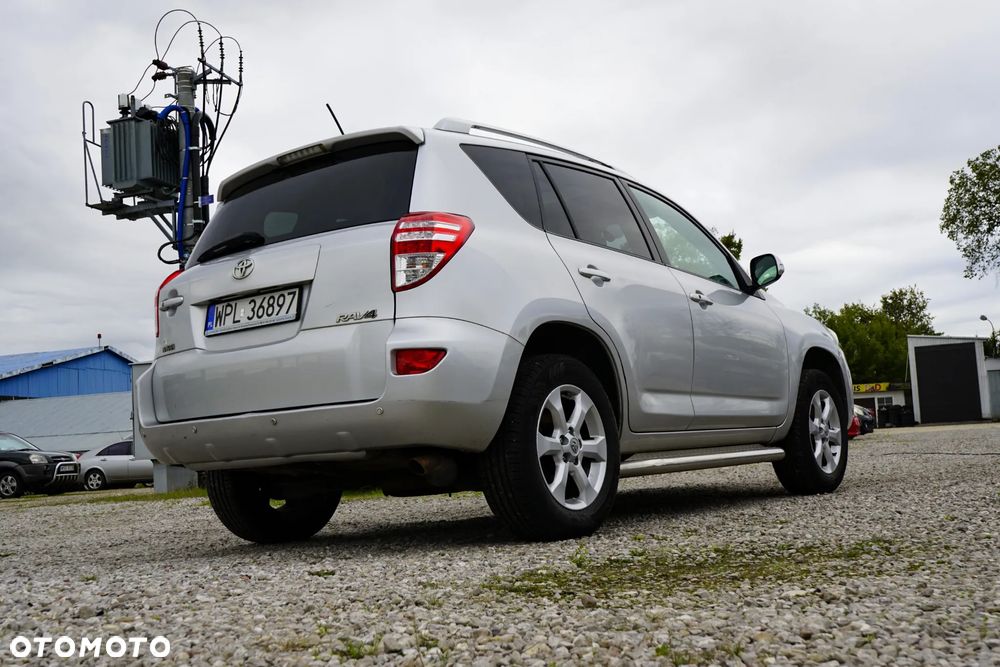 Toyota RAV4 2.0 VVT-i Premium - 13