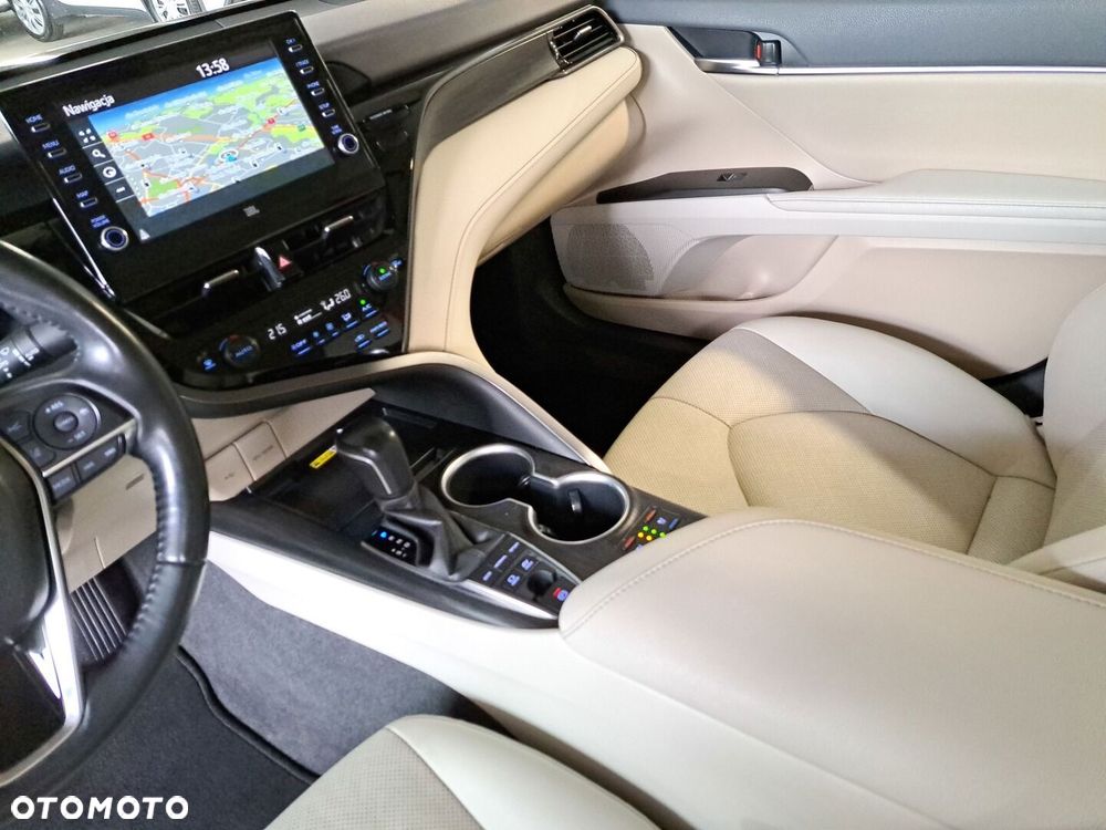 Toyota Camry 2.5 Hybrid Executive CVT - 30