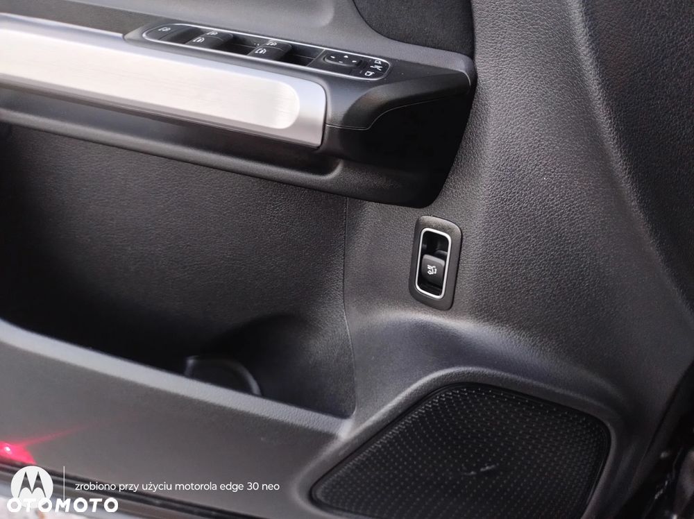 Mercedes-Benz GLB 200 d 4-Matic AMG Line 8G-DCT - 38