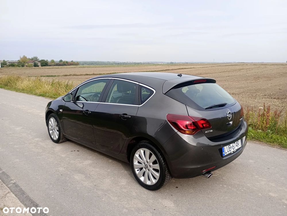 Opel Astra 1.4 Turbo Cosmo - 32