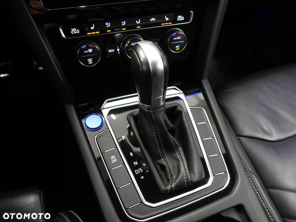 Volkswagen Arteon 2.0 TDI SCR DSG R-Line - 32