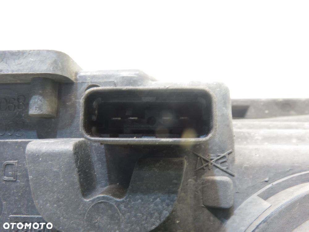 LAMPA PRAWA PRZEDNIA RENAULT LAGUNA II Grandtour 8200002847 89004686 - 3