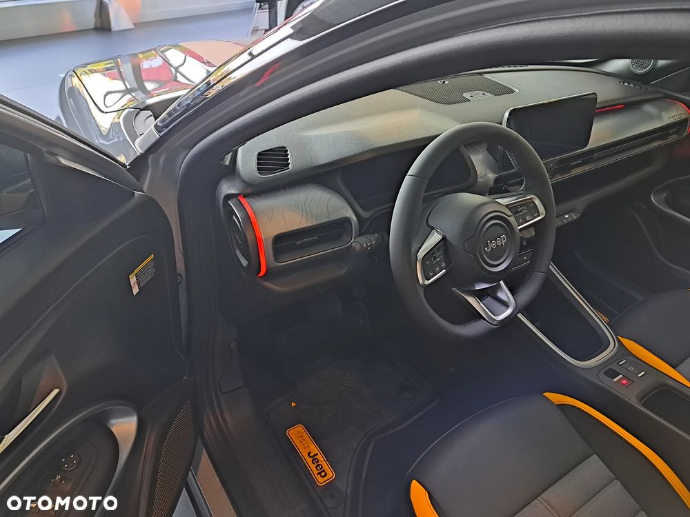 Jeep Avenger 1.2 T3 mHEV The North Face 4xe eDCT6 - 12