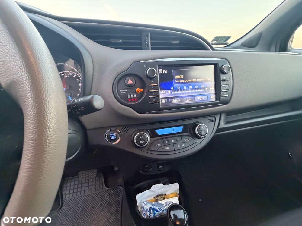 Toyota Yaris - 22