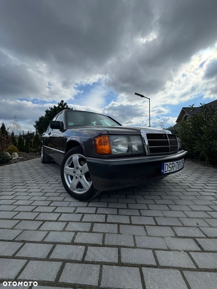 Mercedes-Benz W201 (190) - 14