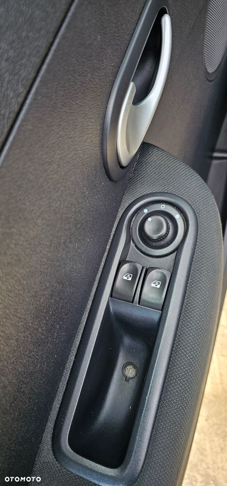 Renault Clio 1.2 16V 75 Dynamique - 27