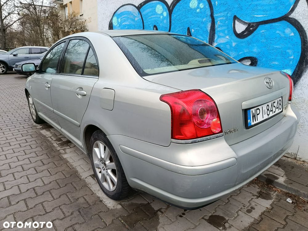 Toyota Avensis - 15