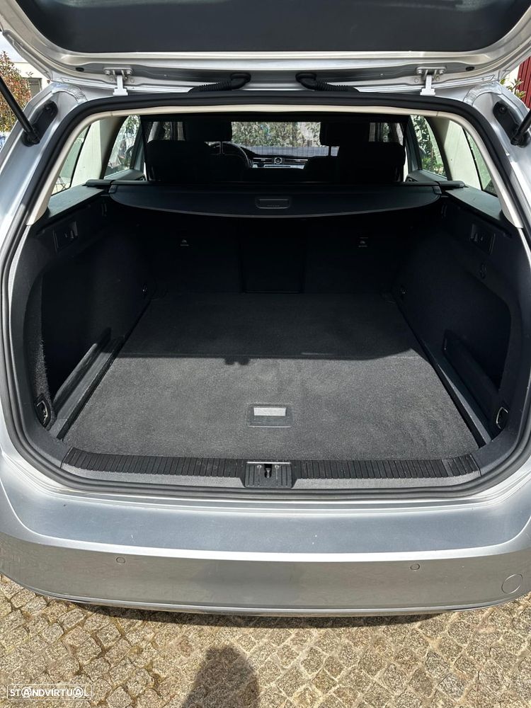 VW Passat Variant 1.6 TDI BlueMotion - 17