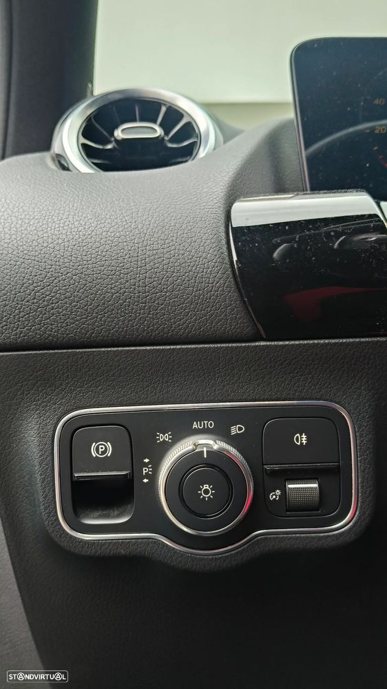 Mercedes-Benz GLA 180 d AMG Line - 7