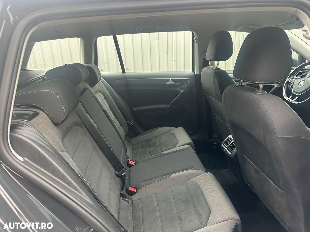 Volkswagen Golf - 12