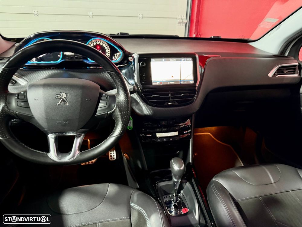 Peugeot 2008 1.2 PureTech Crossway EAT6 - 36