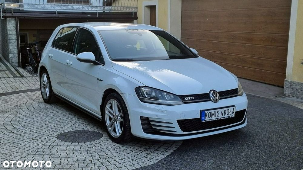 Volkswagen Golf - 9