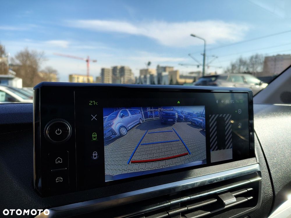 Peugeot Traveller - 19