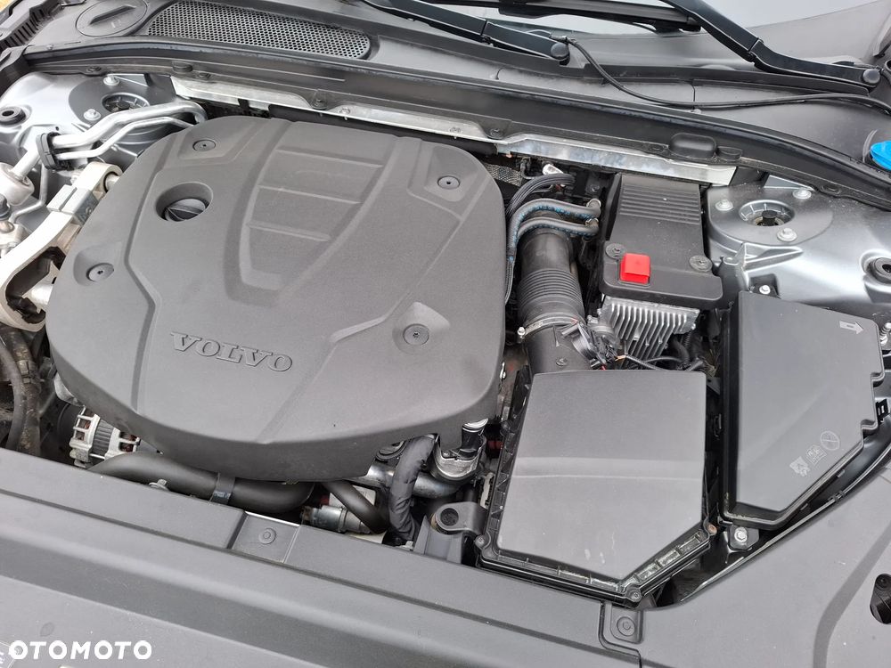 Volvo V90 Cross Country - 11