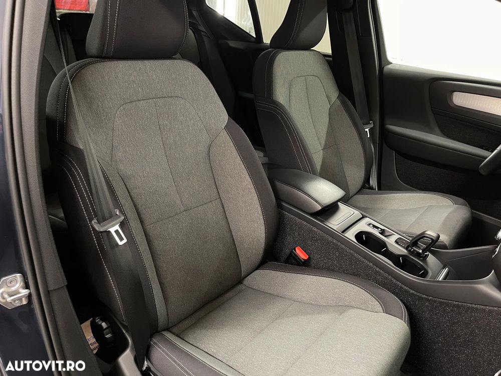 Volvo XC 40 B4 AT8 AWD Mild Hybrid Momentum Pro - 10